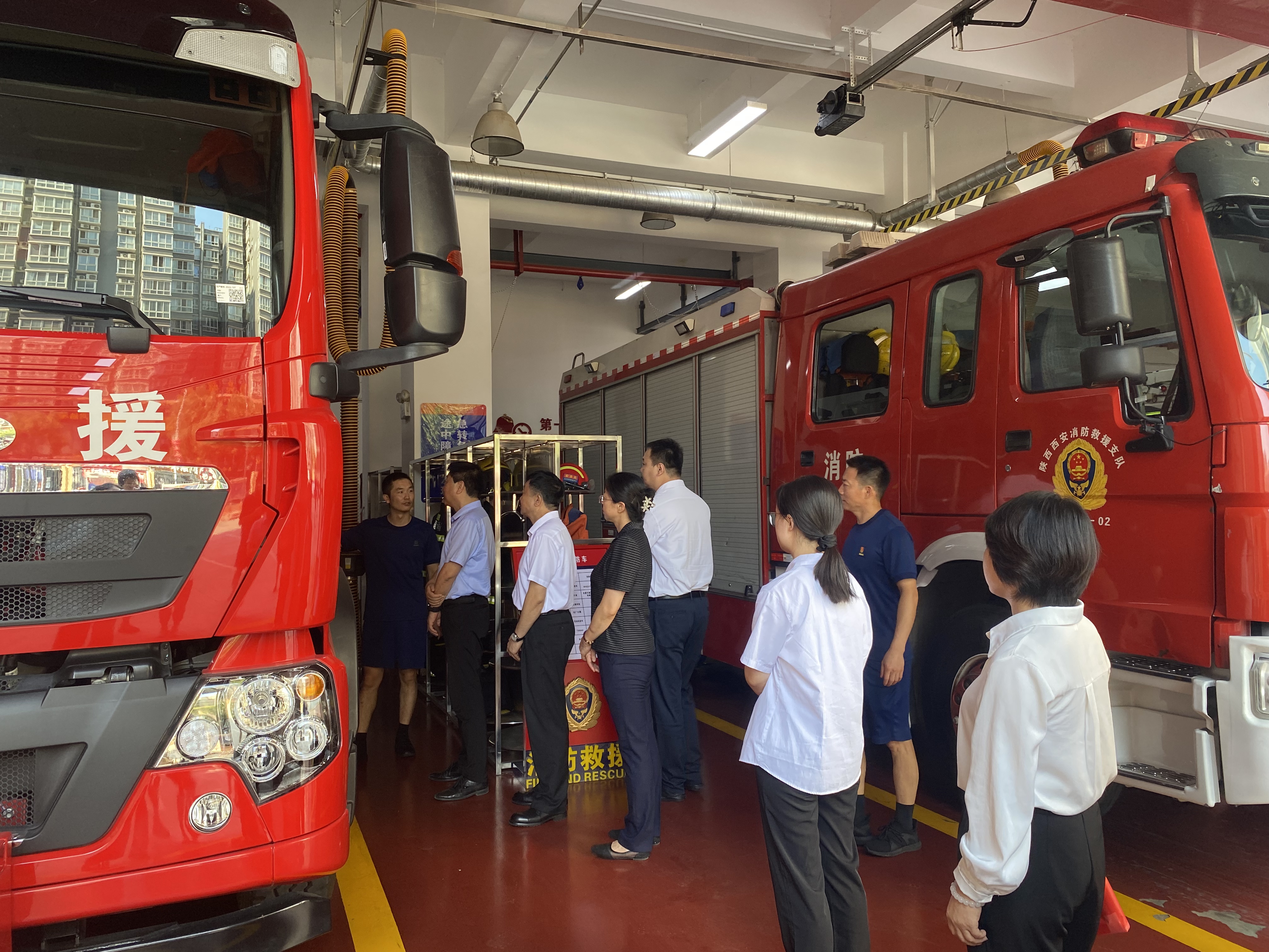 八一建军节：酒管公司赴未央消防支队进行慰问（穆格娟摄影）3.jpg